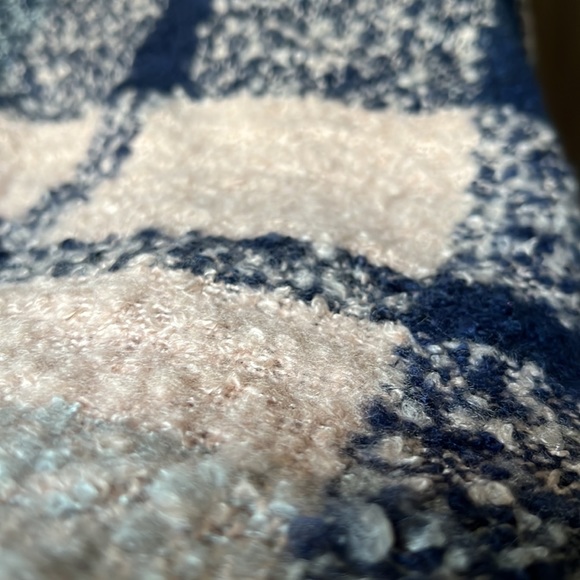 Marcus Adler NY blanket scarf - Picture 7 of 8